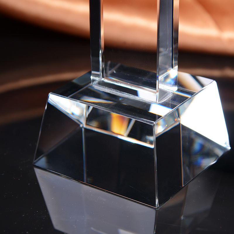 Customized Crystal Trophy Badm - Badminton Europe recension och pris